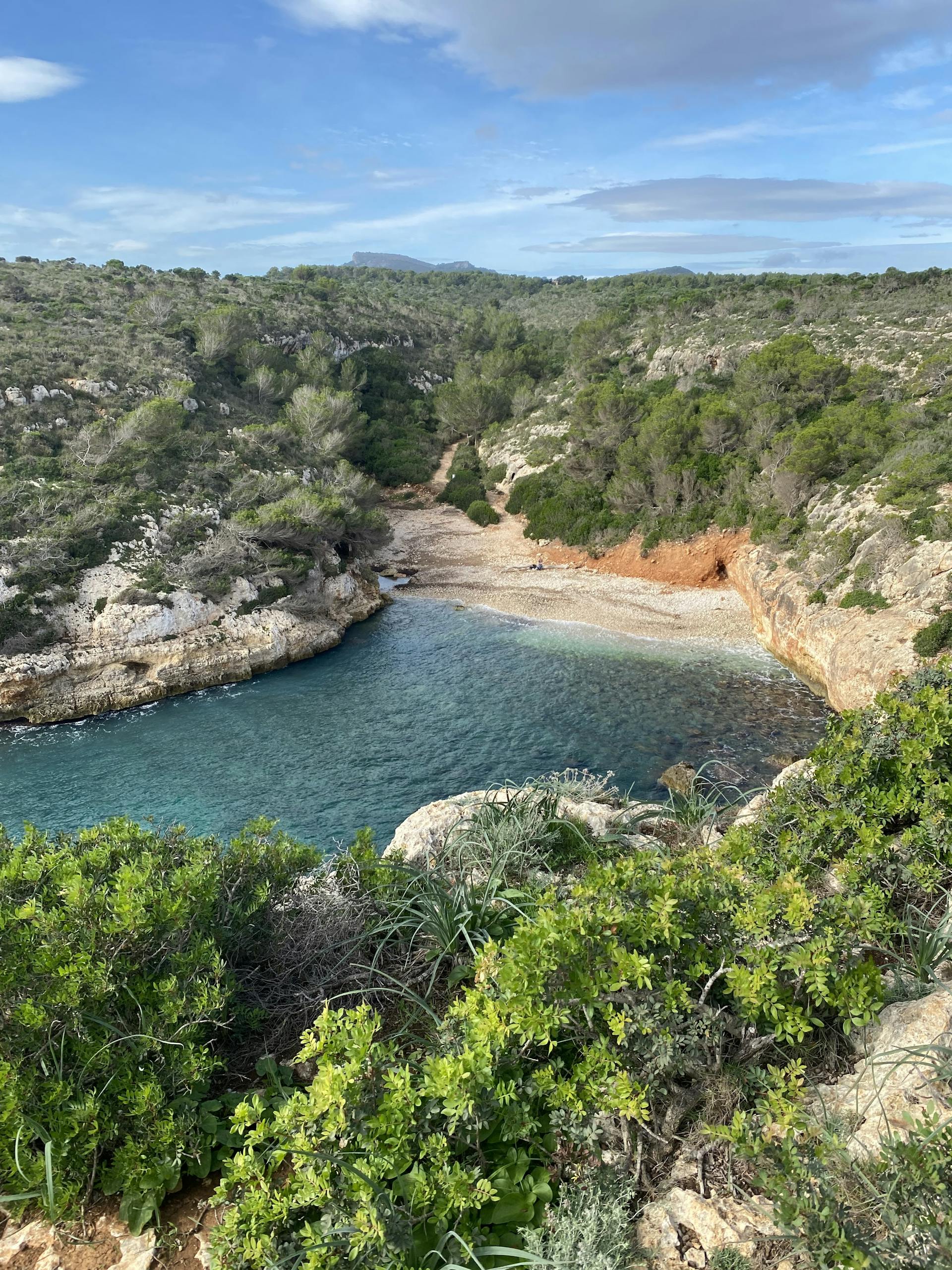 Wanderung zu einer wunderschönen Bucht auf Mallorca im Fitness Retreat